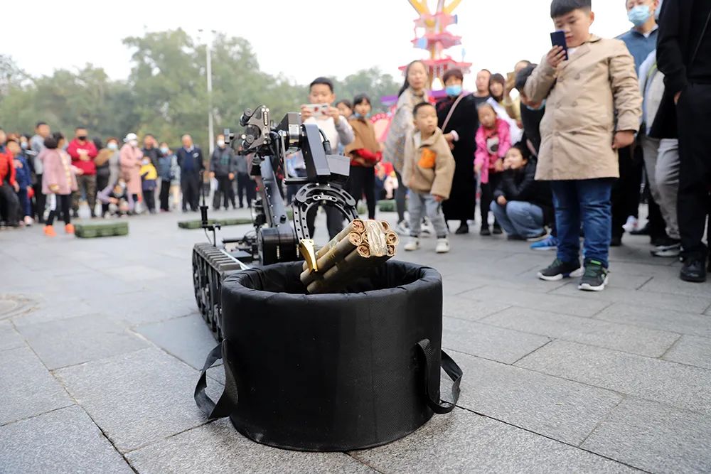 【警营开放】装备展示、技能表演、搜爆排爆......警民“零”距离互动！  第17张