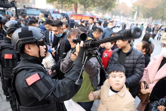 【警营开放】装备展示、技能表演、搜爆排爆......警民“零”距离互动！  第20张